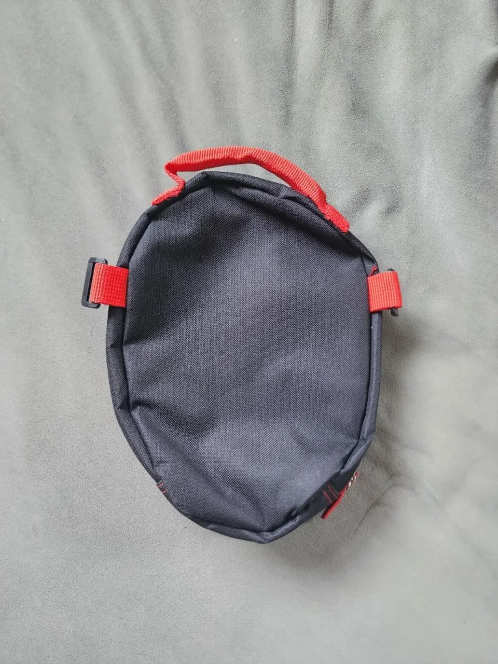 Marvel Spider-Man insulated lunch box featuring head-shaped design.